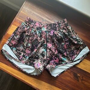 Women’s LuluLemon hotty hot size 4 shorts